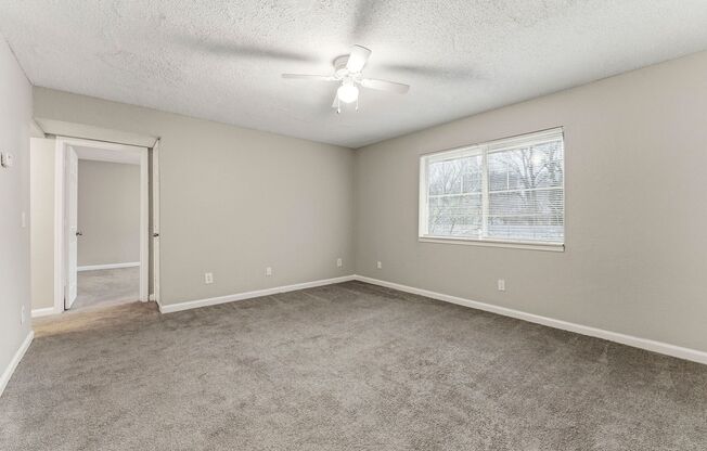 2 beds, 1 bath, 820 sqft, $1,260, Unit 3507-01