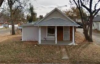 CUTE HOUSE!!! HUGE BACK YARD!!!