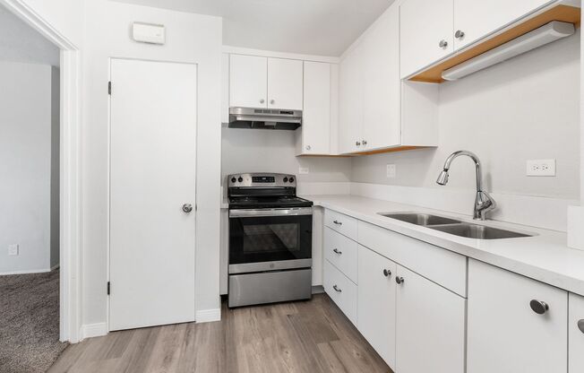 1 bed, 1 bath, 720 sqft, $1,850, Unit 11