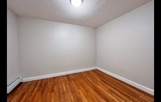 3 beds, 1 bath, $1,750, Unit 1st Fl