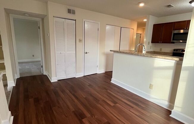 3 beds, 2 baths, 1,210 sqft, $2,500, Unit 305 #2A