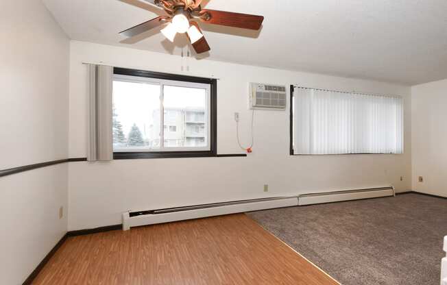 Montreal Courts Apartments in Little Canada, MN | Dining Room