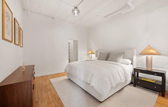 5 WHITE ST