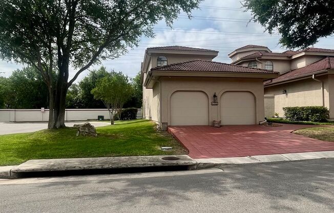 Meticulously Maintained 2/2.5 Townhome in Gated Community ~ The 7th @ Sonterra!