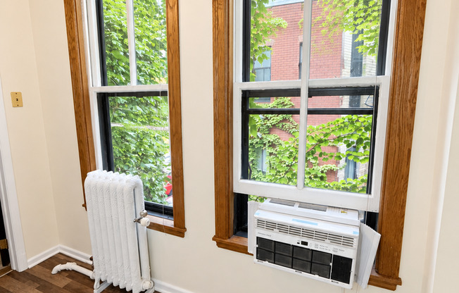 2 beds, 1 bath, $1,450, Unit 320A
