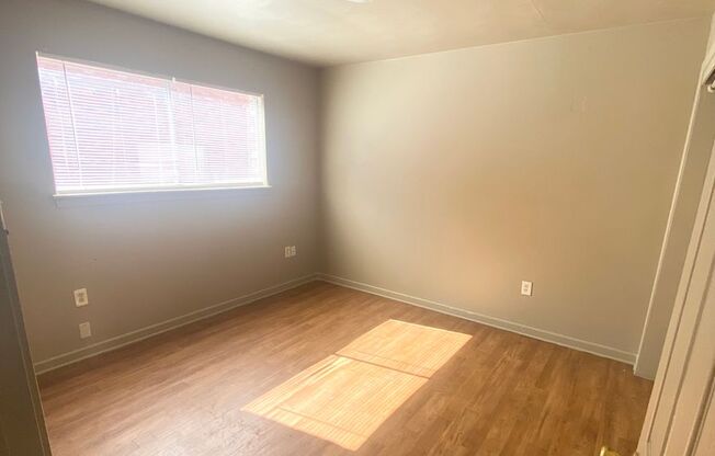 1 bed, 1 bath, 575 sqft, $780, Unit 35