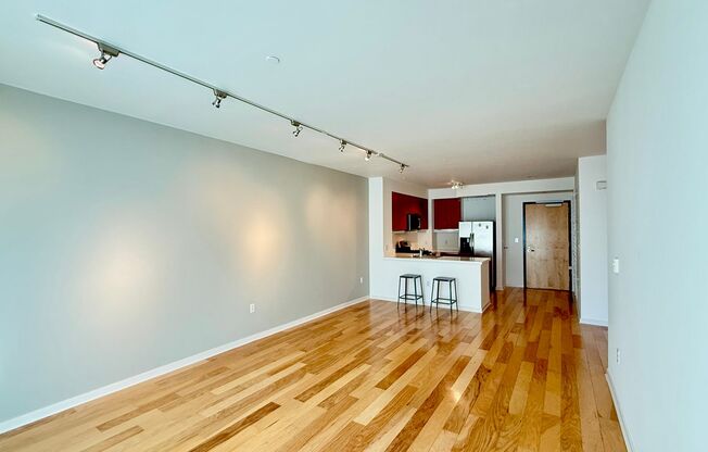 1BR + Den / 1BA with Private Patio + Parking!