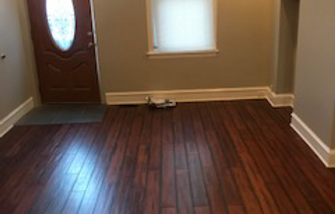 2 beds, 1 bath, $1,400