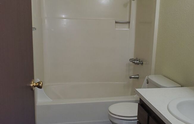 2 beds, 1 bath, $1,500