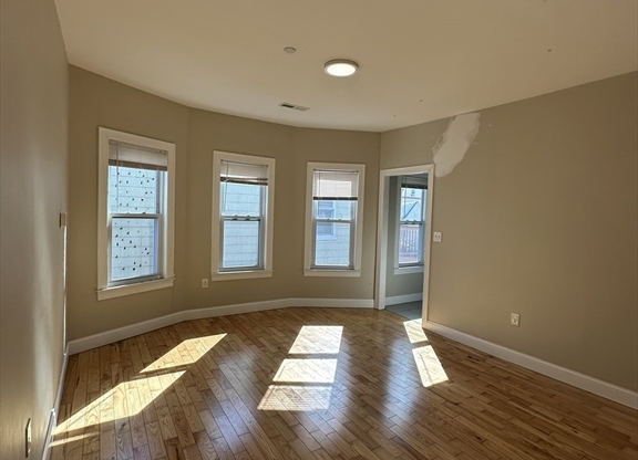 11 OAKLAND AVE
