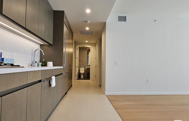 1 bed, 2 baths, 980 sqft, $3,800, Unit 1809