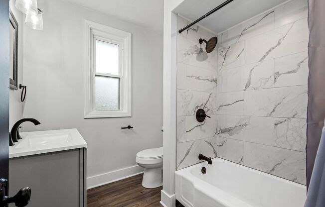 Beautiful 3 bedroom home in Beechview available March 15!