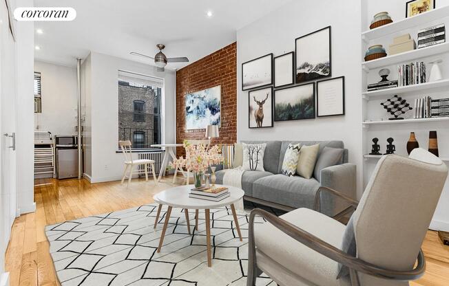 323 E 89 ST