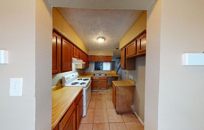 Spacious 2 story town home with fenced yard!