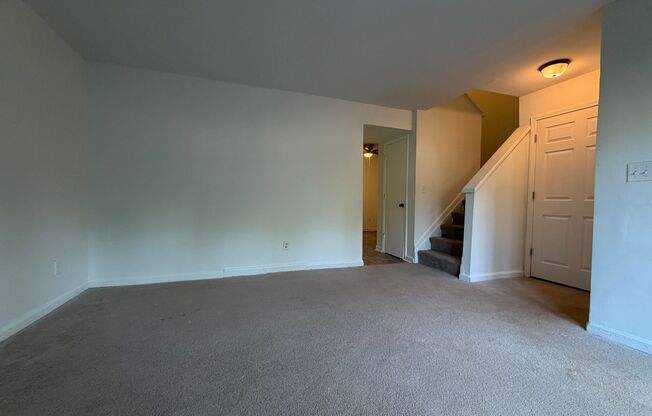 3 BR Townhouse AVAILABLE NOW!