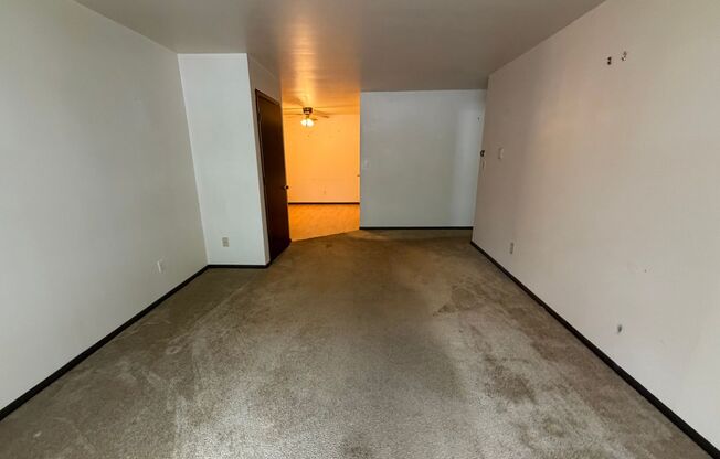 1 bed, 1 bath, $795, Unit 37
