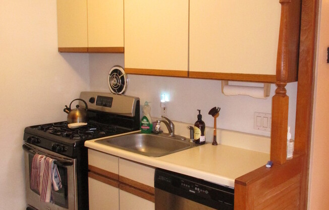 2 beds, 1 bath, $1,925, Unit Unit 102