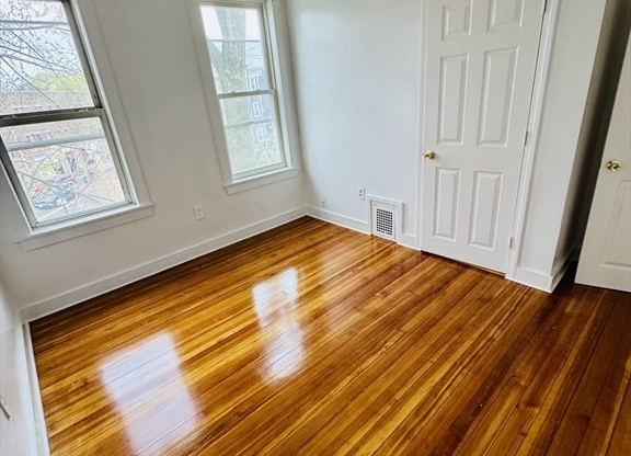 11 COLONIAL AVE
