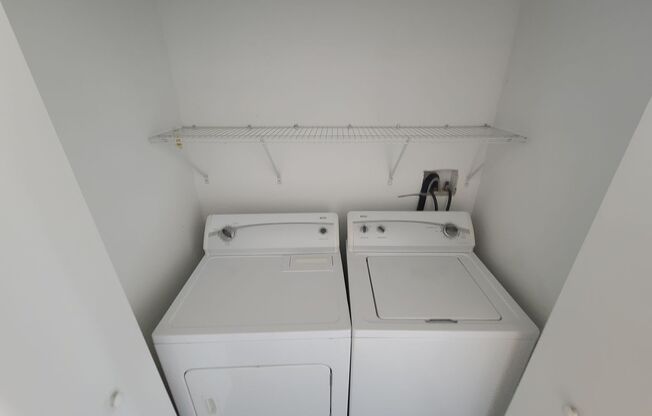 2 beds, 1 bath, 1,200 sqft, $2,000, Unit 302