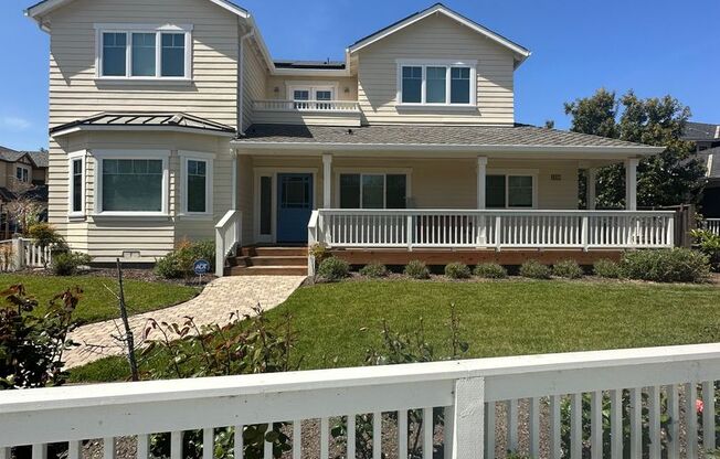 Beautiful spacious home, across from a small park, convenient commute location, close to Google and shopping!