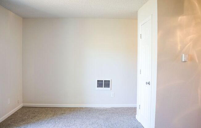 Bright and Spacious Apartment Home, Fireplace, W/D, & Parking!