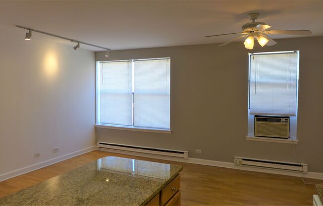 2 beds, 1 bath, 800 sqft, $1,950, Unit 801