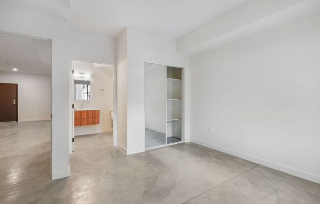 3 beds, 3 baths, 1,120 sqft, $3,695, Unit 420