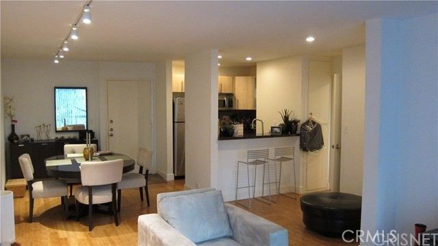 1 bed, 1 bath, 661 sqft, $3,075, Unit 208