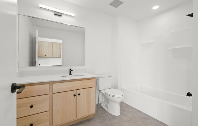 Studio, 1 bath, 490 sqft, $1,310, Unit 502