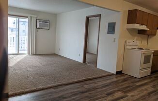 2 beds, 1 bath, 750 sqft, $975, Unit 18