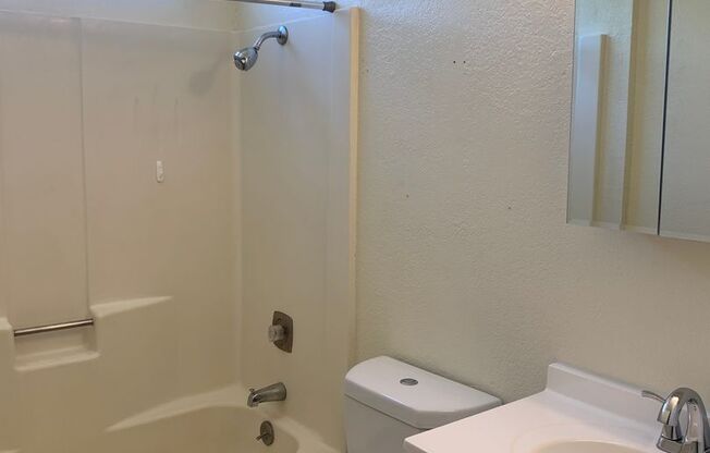 1 bed, 1 bath, 750 sqft, $1,999, Unit 52