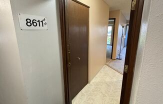 1 bedroom Condo near Washington Square Mall with seasonal outdoor pool!!