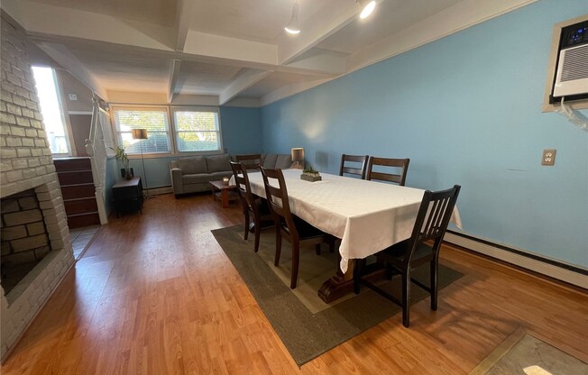 52 UNIVERSITY HTS DR
