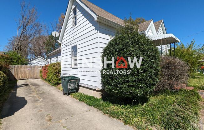 Adorable 3/1 Home Now Available For Rent!!