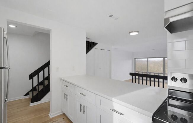 2 beds, 1 bath, 900 sqft, $1,600, Unit 304