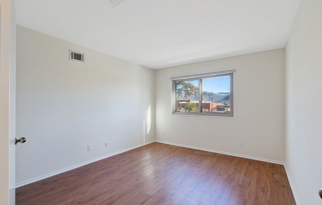 3 beds, 2 baths, $3,400, Unit 6716 Clybourn Ave #252, N. Hollywood, CA 9106