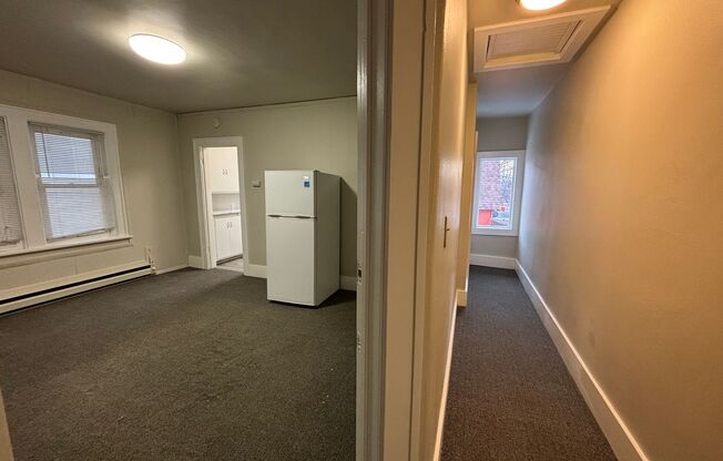 1 bed, 1 bath, $795, Unit Unit 5