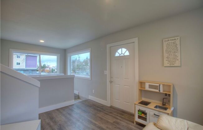 All inclusive master suite with private bath, Utilities included