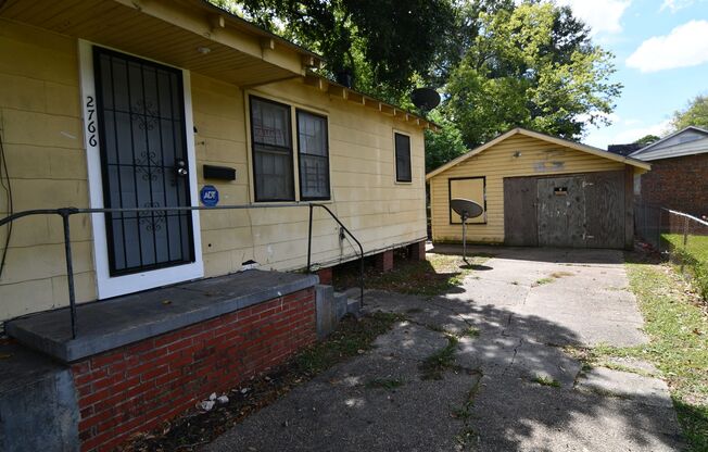 Housing Authority Vouchers Accepted !! 2-bedroom, 1-bathroom DUPLEX located in Mid City North, Baton Rouge