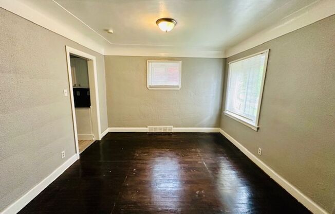 3 beds, 1 bath, $1,400