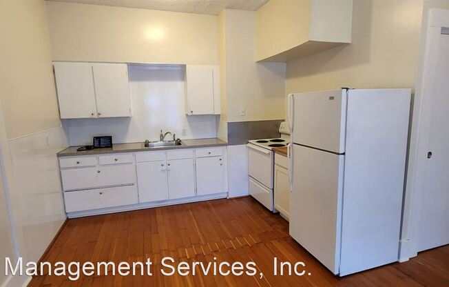 8007-8015 N Denver Ave