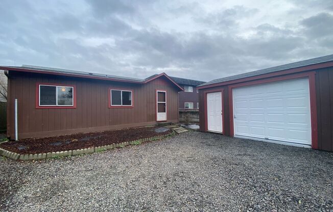 Cute One Bedroom Apartment with a Large Storage shed