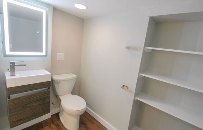 Studio, 1 bath, $1,600, Unit Unit 4