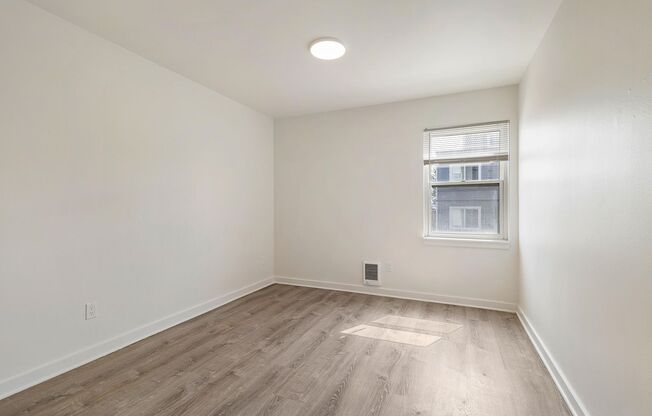 2 beds, 1 bath, 986 sqft, $2,700, Unit 301