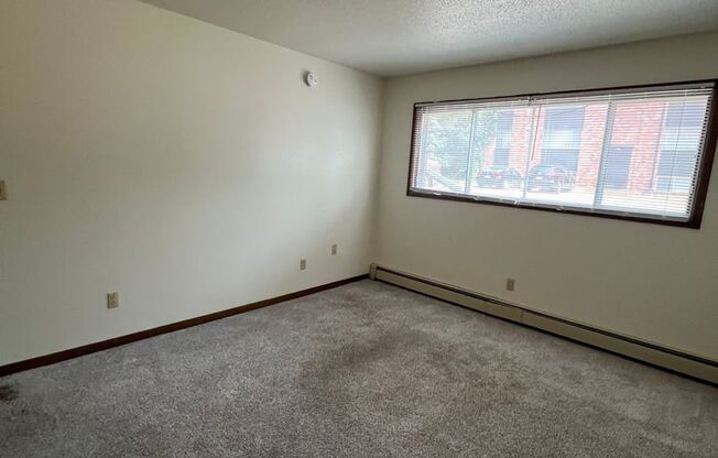 1 bed, 1 bath, 430 sqft, $825, Unit 807-13