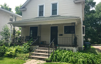 4 Bedroom House Close to U of M Campus!