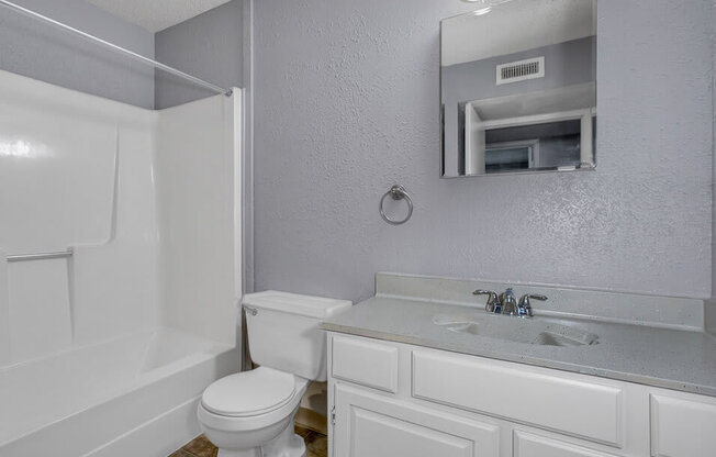 spacious bathroom at Mt Carmel apartments