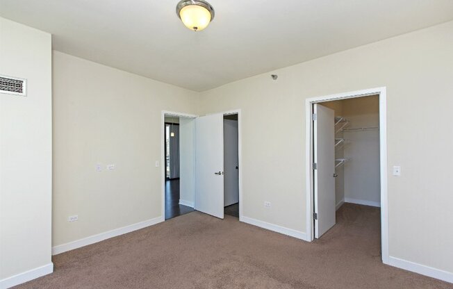688 W WAYMAN