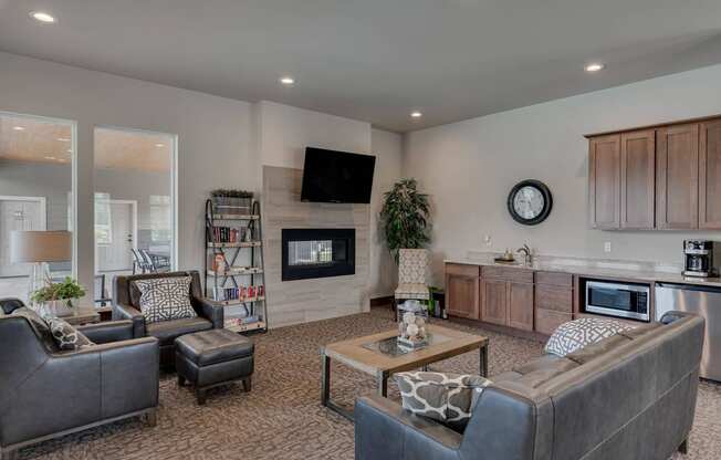 Modern Living Room at Rylee Ann Apartments, East Wenatchee, WA, 98802