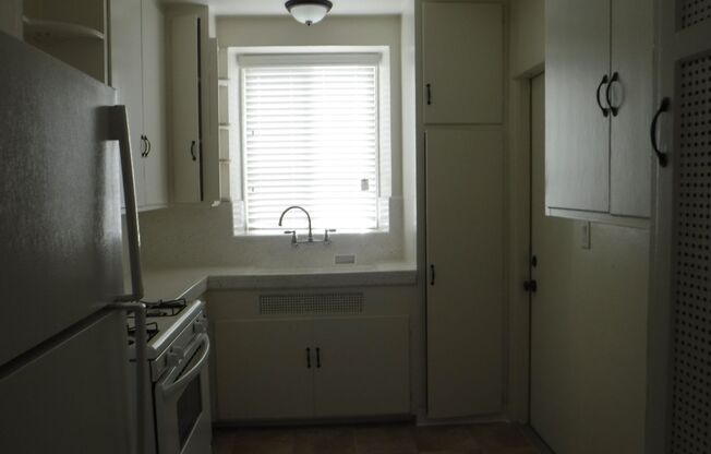 1 bed, 1 bath, $2,150, Unit 3812